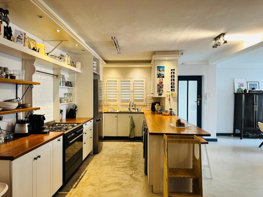 3 Bedroom Property for Sale in Sea Point Western Cape